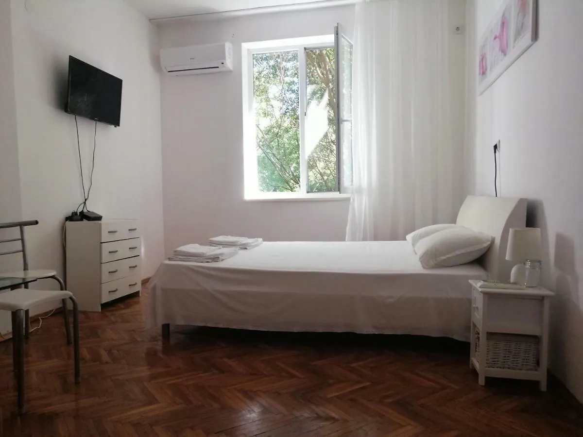 Top Location Near To City Center And Sea Garden Apartment Burgas Bulgaria